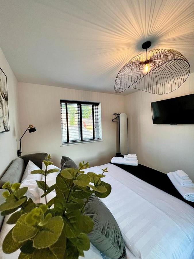Charming 3-Bed House With 1 Parking Space 캔터베리 외부 사진