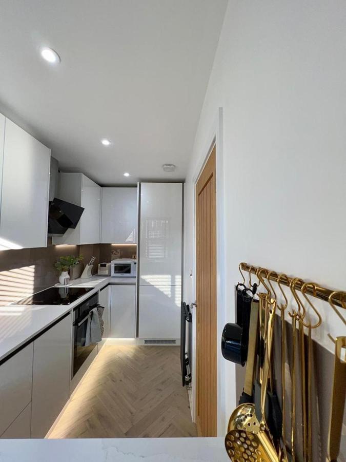 Charming 3-Bed House With 1 Parking Space 캔터베리 외부 사진