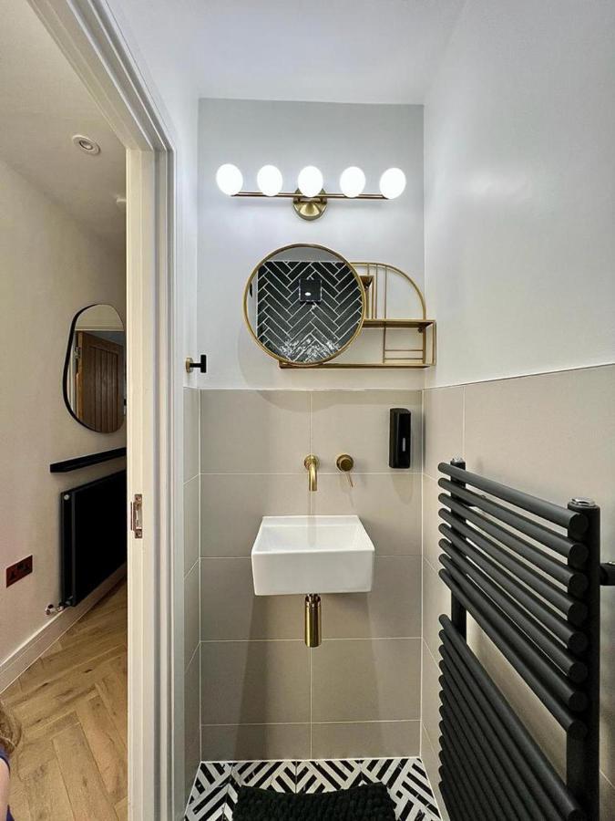 Charming 3-Bed House With 1 Parking Space 캔터베리 외부 사진