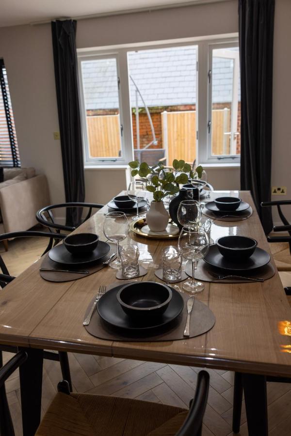 Charming 3-Bed House With 1 Parking Space 캔터베리 외부 사진
